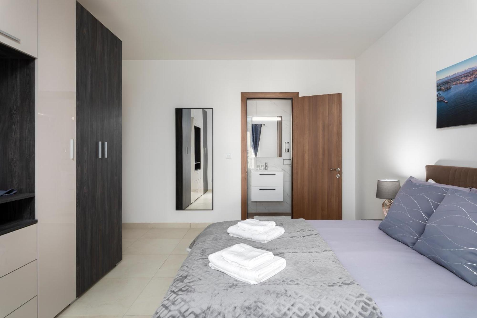 Modern & Spacious 2Br Apartment With Country Views - Close To Xemxija Bay セント・ポールズ・ベイ エクステリア 写真