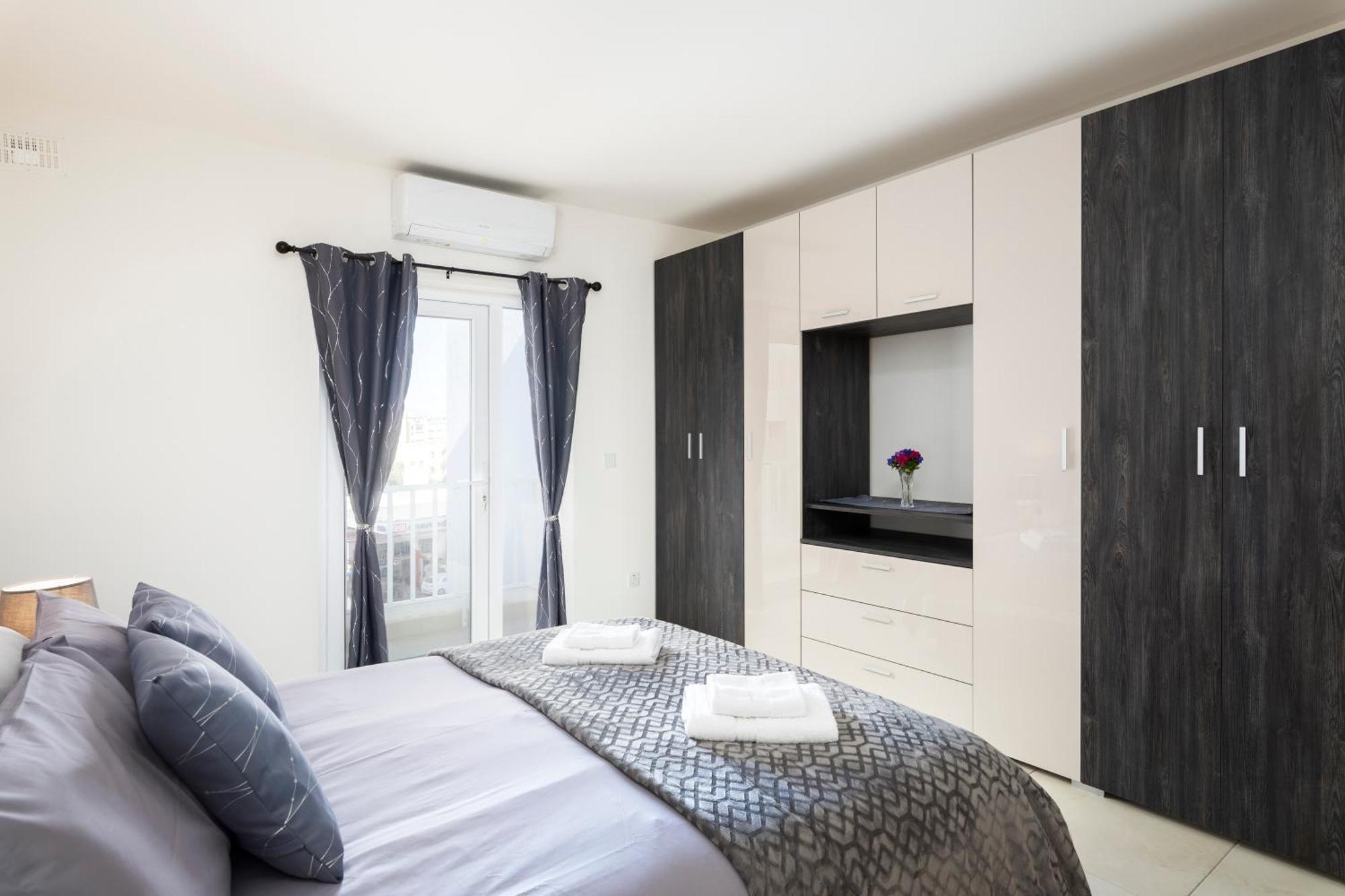 Modern & Spacious 2Br Apartment With Country Views - Close To Xemxija Bay セント・ポールズ・ベイ エクステリア 写真