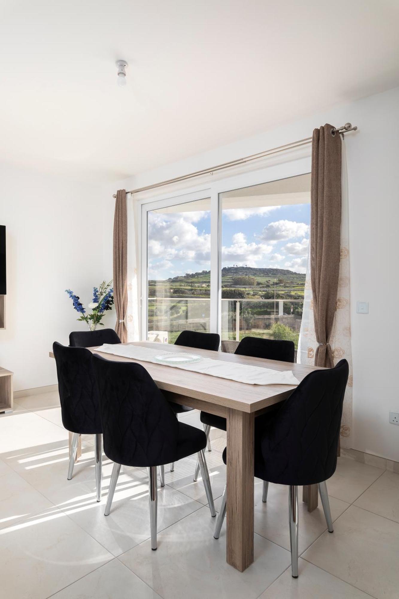 Modern & Spacious 2Br Apartment With Country Views - Close To Xemxija Bay セント・ポールズ・ベイ エクステリア 写真