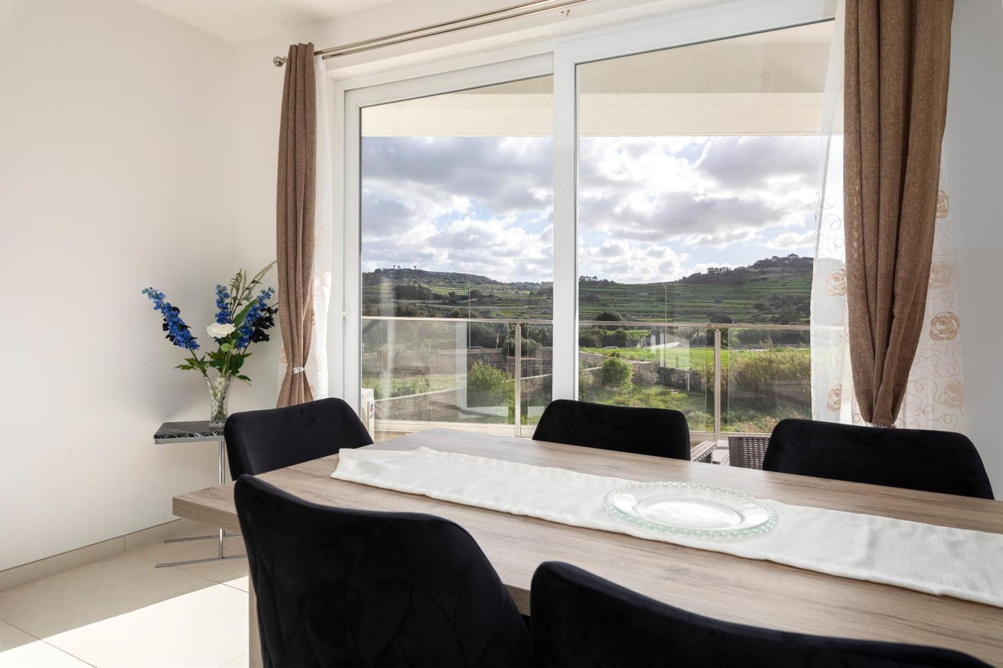 Modern & Spacious 2Br Apartment With Country Views - Close To Xemxija Bay セント・ポールズ・ベイ エクステリア 写真
